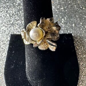 Hawthorn With Pearl Ring by Trollbeads.